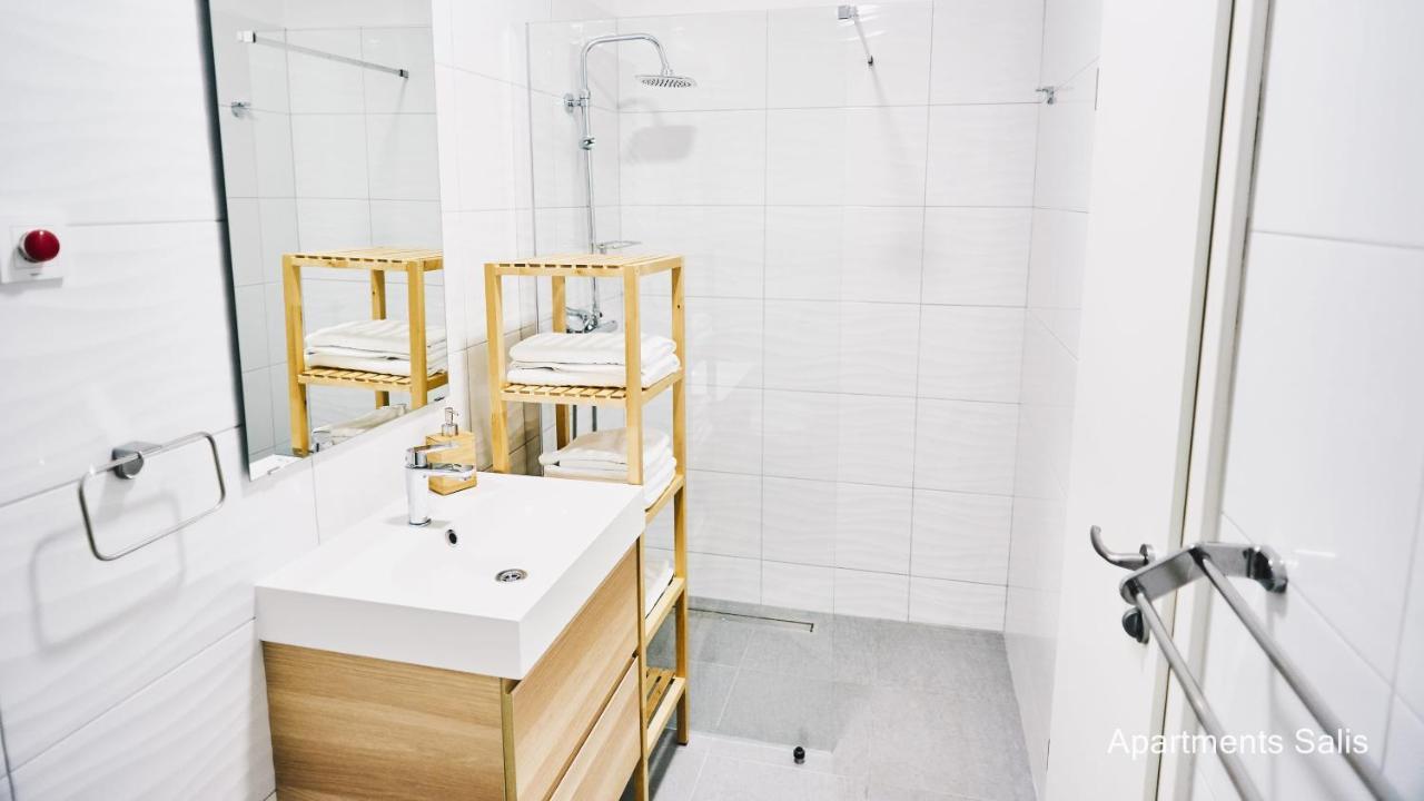Salis Apartments Vrsi Extérieur photo