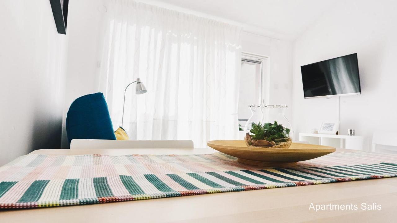 Salis Apartments Vrsi Extérieur photo